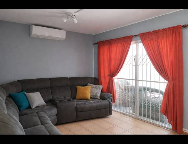 3 BEDROOM DUPLEX FOR SALE IN BLUFF
